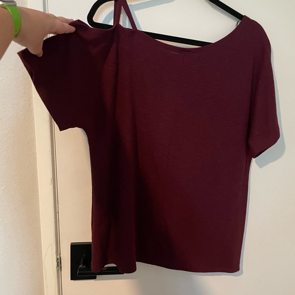Kaileigh Burgundy Asymmetrical Blouse - Picture 5 of 5